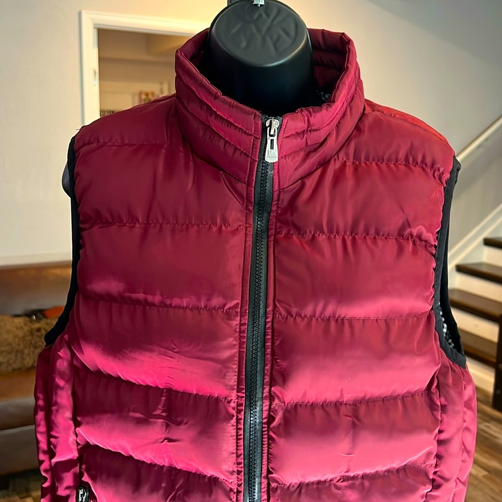 Sleeveless Vest | Large (feels like a Medium) | Unisex | Maroon